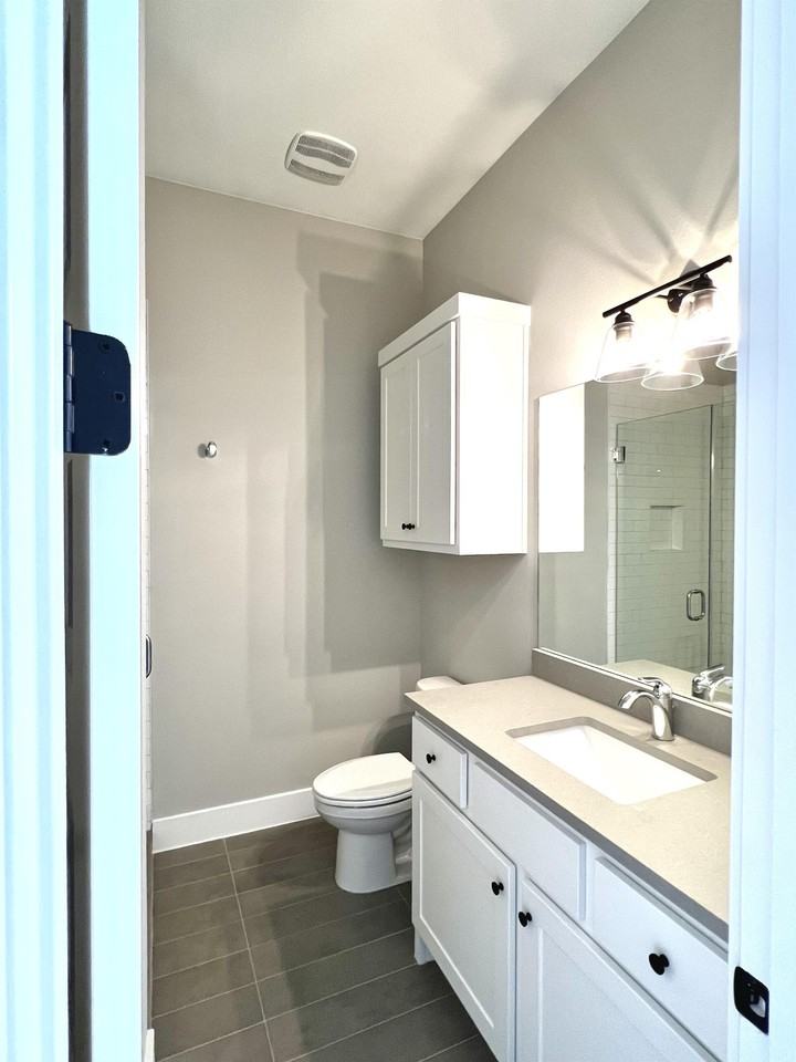 216 E 20th St #216 - Photo 7 of 23