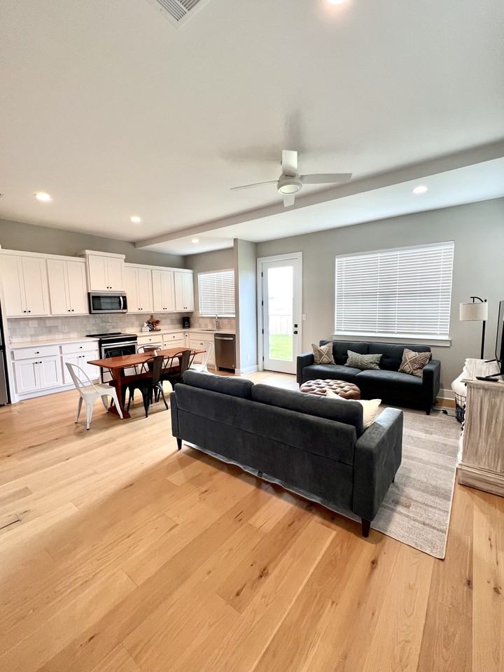 216 E 20th St #216 - Photo 6 of 23