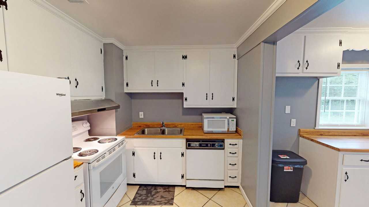 Private Bedroom For Male Student Or Professional (Bedroom #2 - Photo 6 of 13