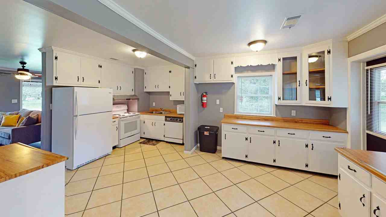 Private Bedroom For Male Student Or Professional (Bedroom #2 - Photo 3 of 13