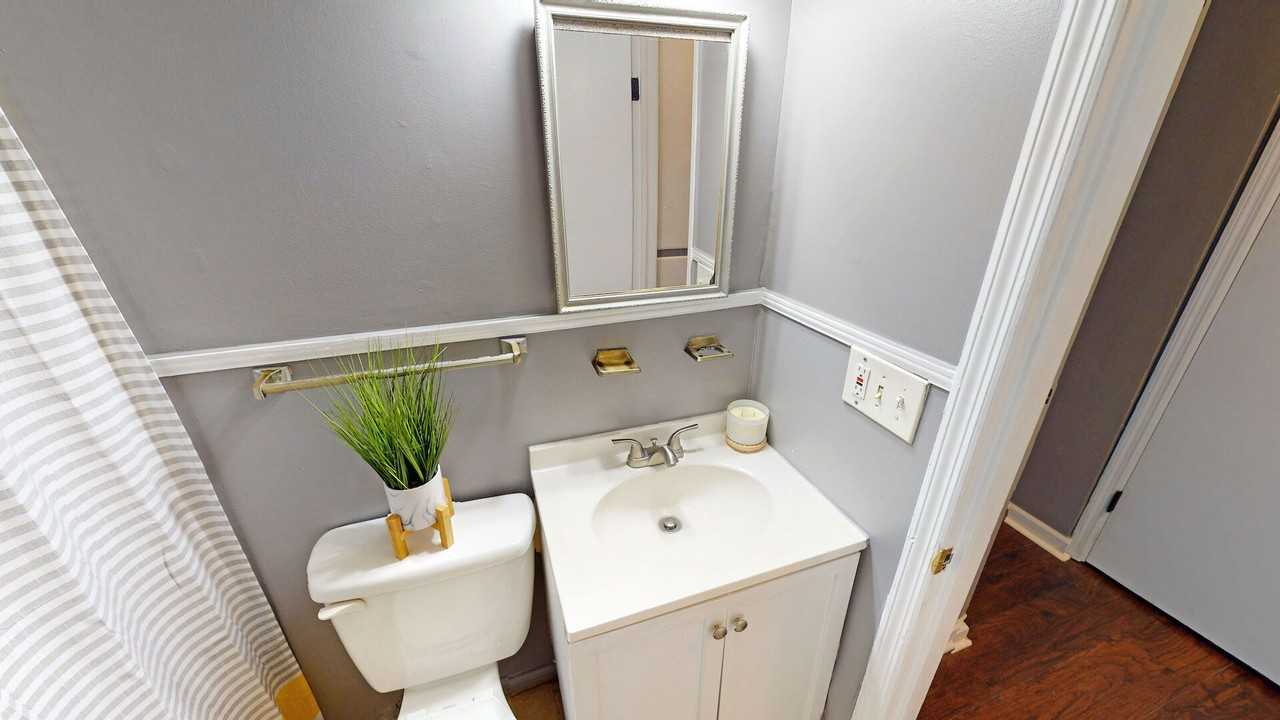 Private Bedroom For Male Student Or Professional (Bedroom #3 - Photo 4 of 13