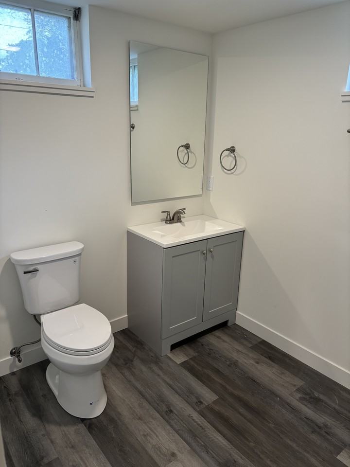 206 4th St #1 - Photo 2 of 24