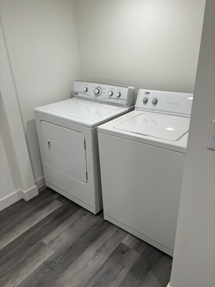 206 4th St #1 - Photo 3 of 24