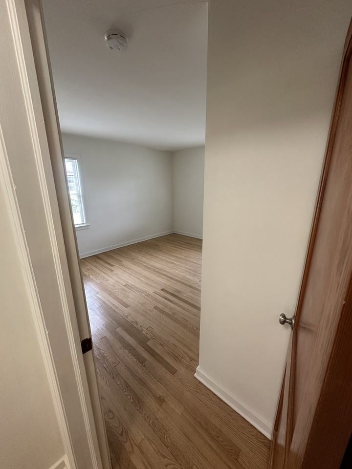 206 4th St #1 - Photo 7 of 24