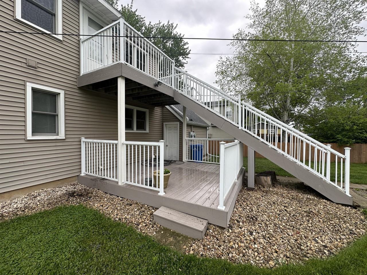 206 4th St #1 - Photo 6 of 24