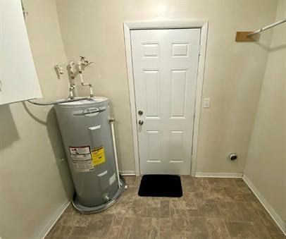 2481 Austin Ave - Photo 2 of 20