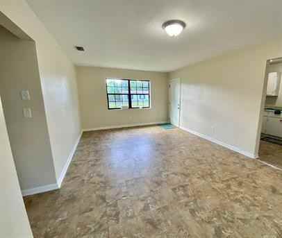 2481 Austin Ave - Photo 4 of 20