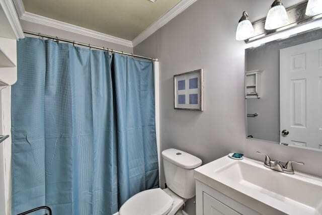 1037 Coastaway Dr #1 - Photo 3 of 8