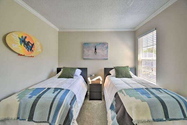 1037 Coastaway Dr #1 - Photo 2 of 8