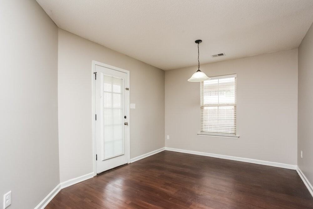 9476 Eckley Pl - Photo 6 of 16