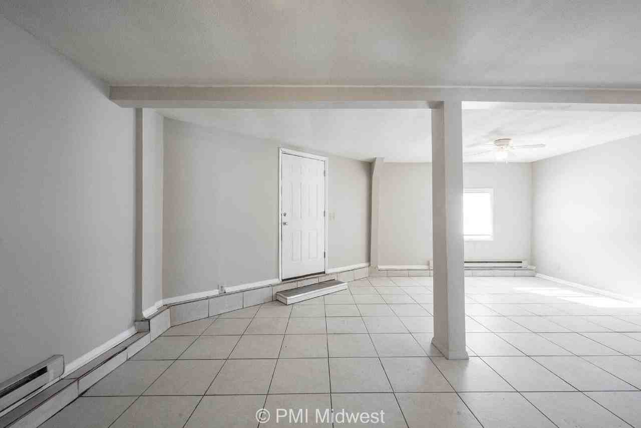 4881 S 300 W Unit 21 - Photo 3 of 23