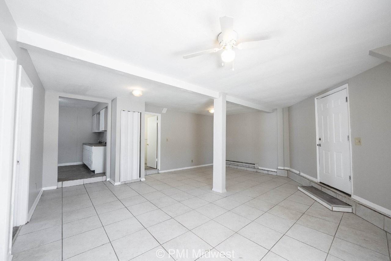 4881 S 300 W Unit 21 - Photo 6 of 23