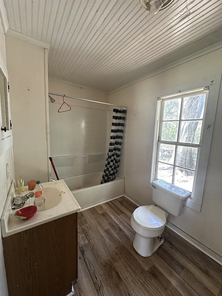543 N Preston St - Photo 7 of 8