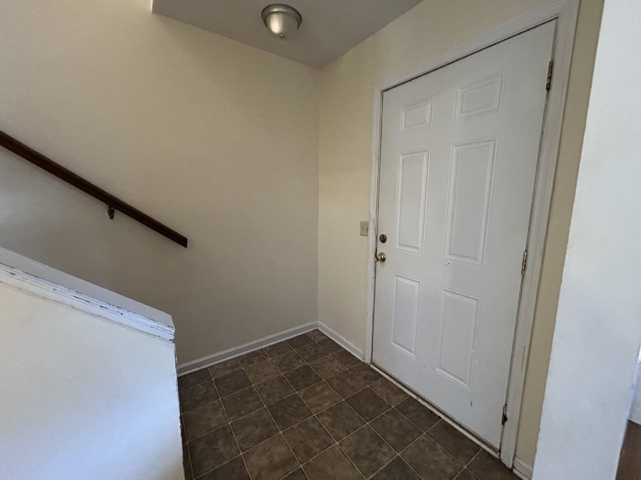 905 W Pine St Apt C - Photo 6 of 10