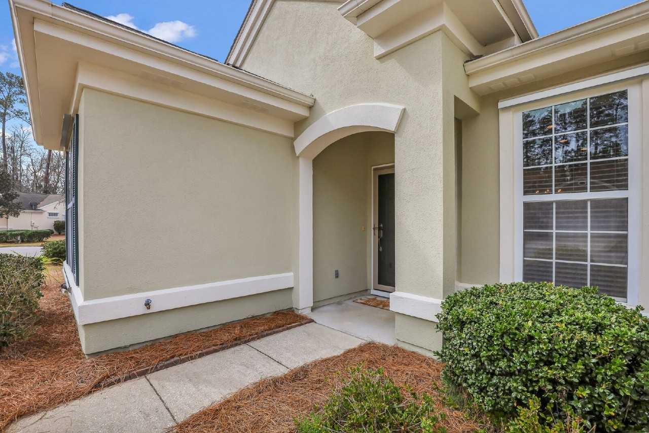 24 Sweetwater Ct - Photo 3 of 44