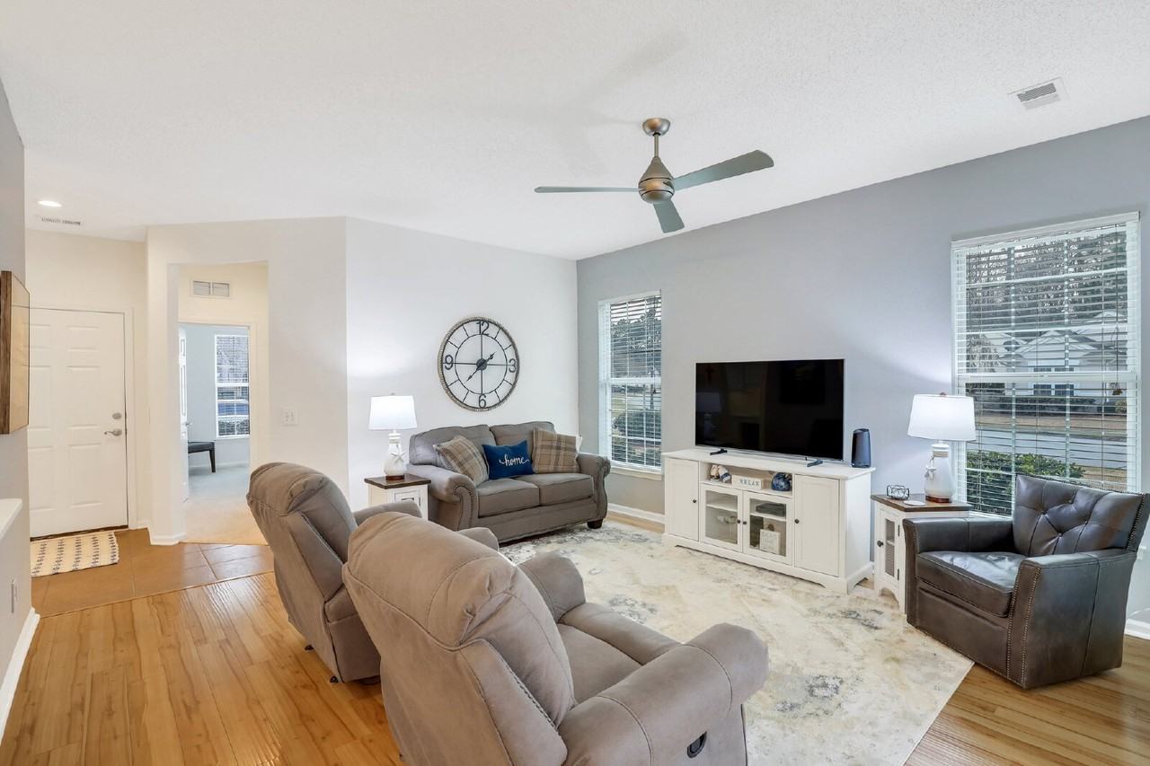 24 Sweetwater Ct - Photo 5 of 44