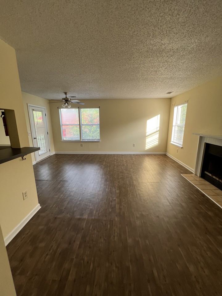 1080 Alpine St - Photo 3 of 12