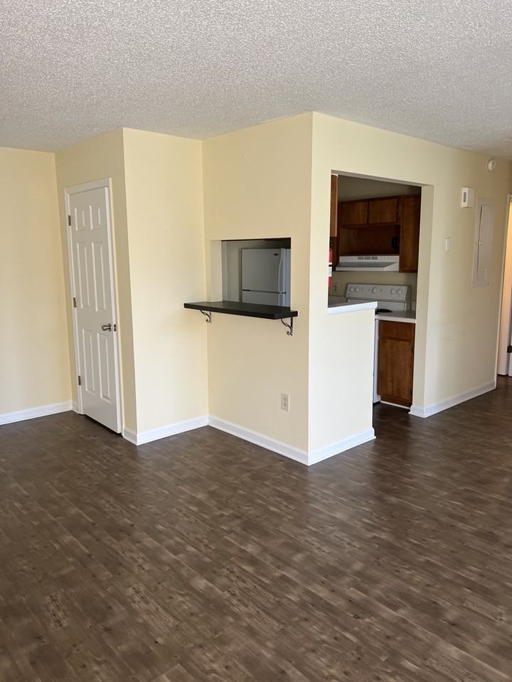 1080 Alpine St - Photo 4 of 12