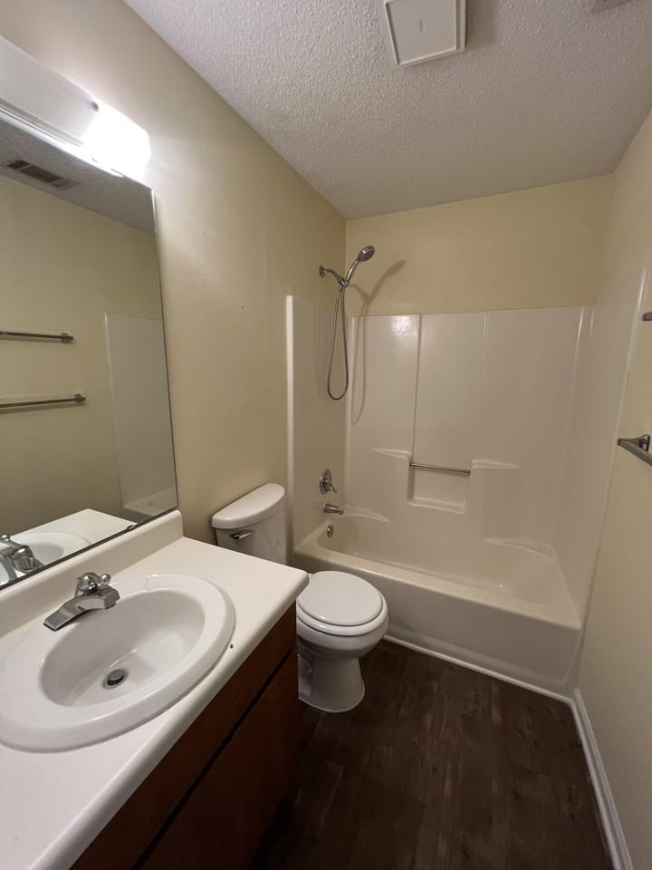 1080 Alpine St - Photo 5 of 12