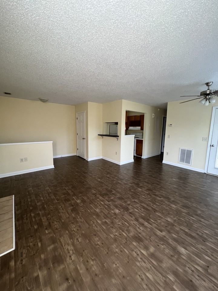 1080 Alpine St - Photo 7 of 12