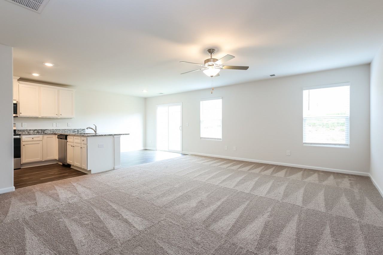 2233 Southlea Dr - Photo 3 of 27