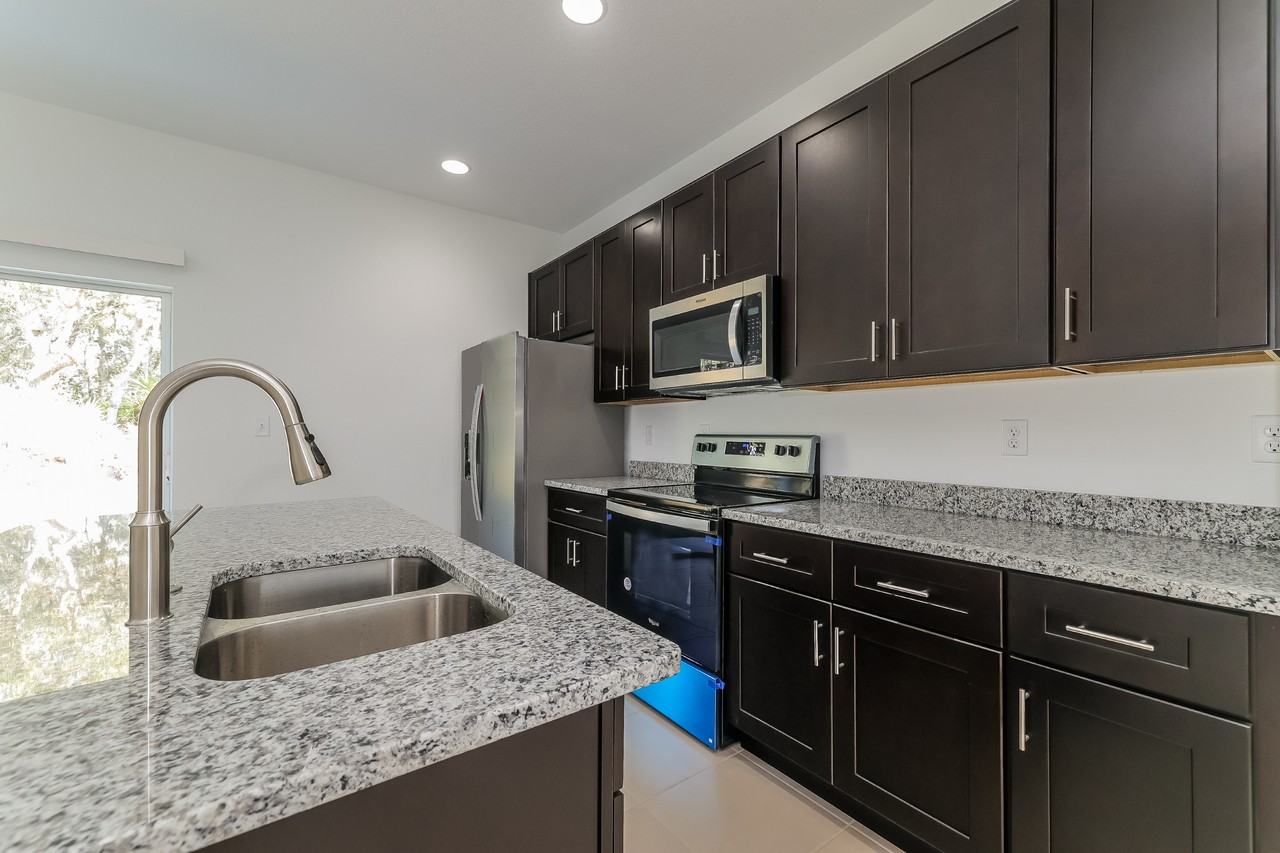 1613 Pilchard Ct - Photo 6 of 17