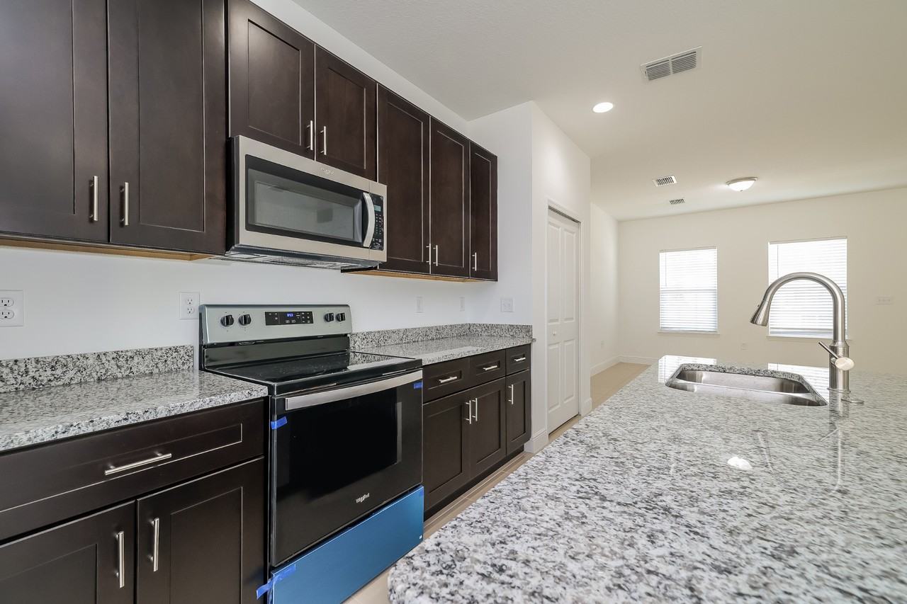 1613 Pilchard Ct - Photo 7 of 17