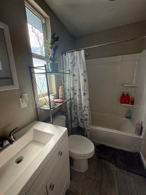 2476 5th St - Photo 3 of 6