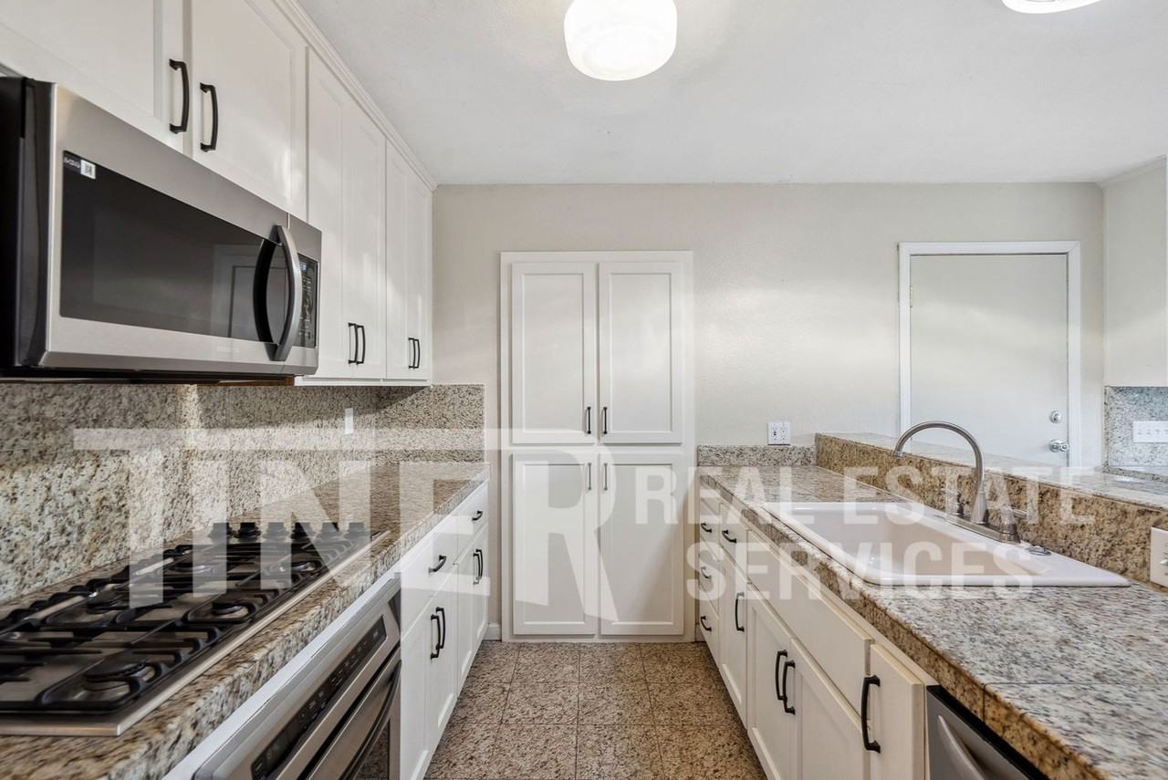 1135 26th Ave - Photo 3 of 23