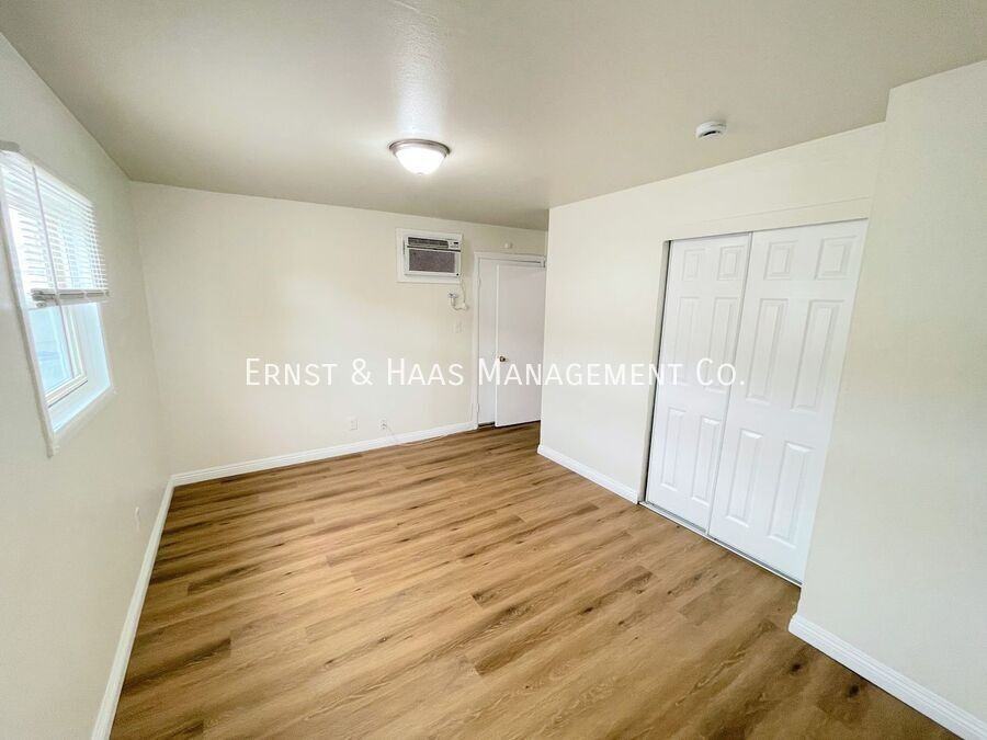 2123 W Columbia St - Photo 7 of 15