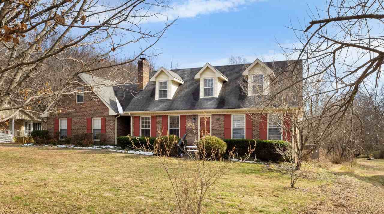 908 Hunter Ln - Photo 4 of 35