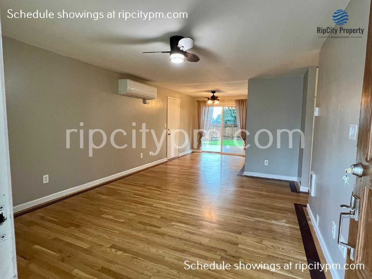 3326 Ne View Ave - Photo 3 of 30
