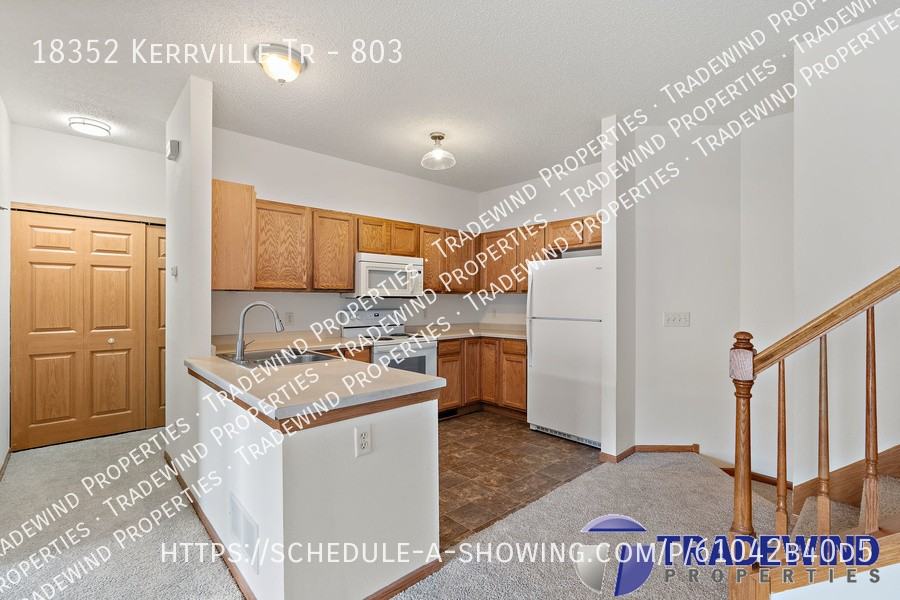 18352 Kerrville Trl #803 - Photo 2 of 17