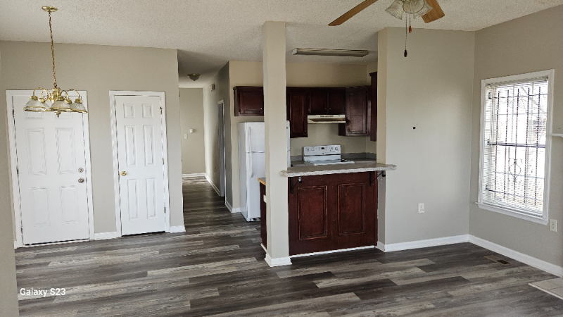 894 Prince St - Photo 3 of 13