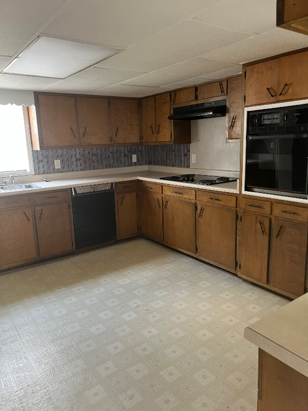 111 D St Ne - Photo 2 of 5