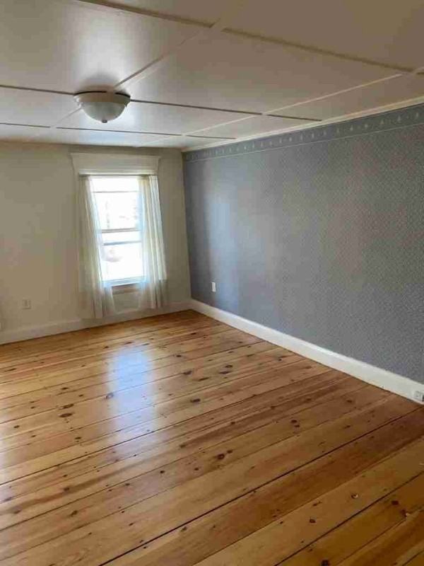 209 Main St - Photo 3 of 11