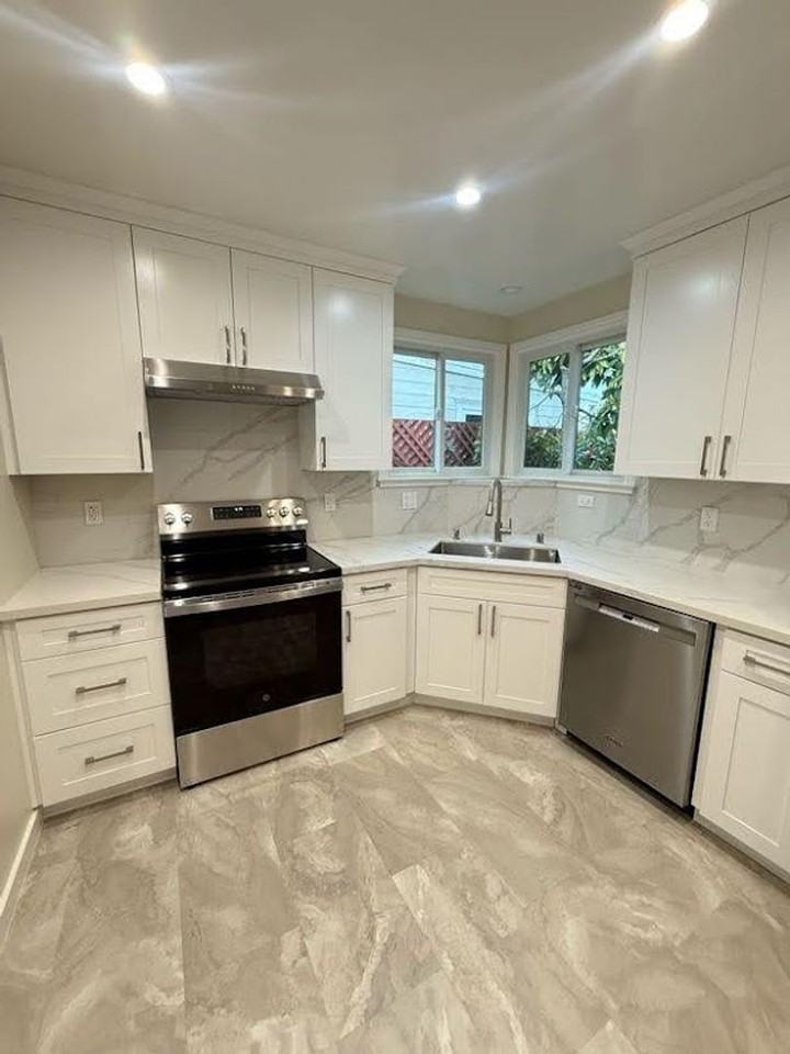 221 Ryder St - Photo 3 of 26