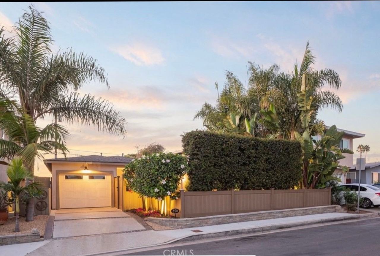 250 Avenida Monterey - Photo 2 of 36