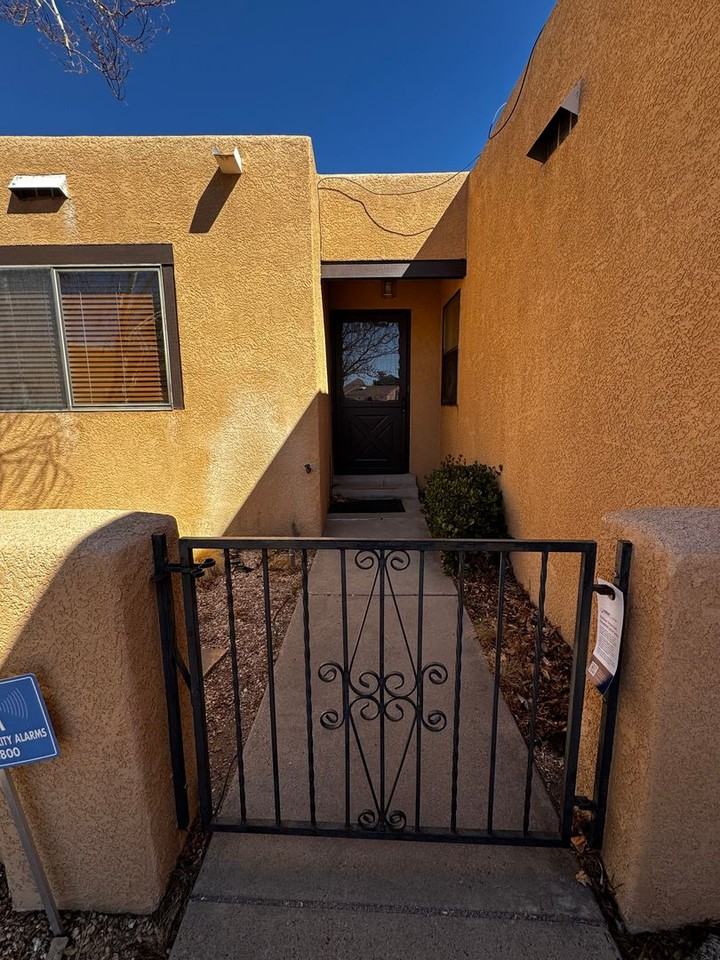5728 Manzanillo Loop Ne - Photo 2 of 19