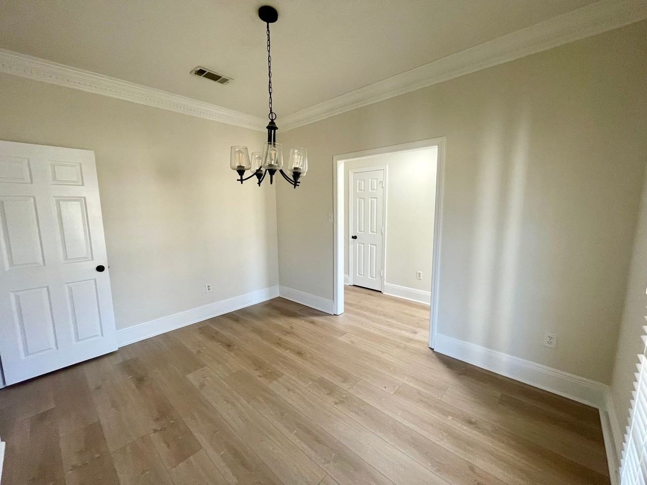 215 Waverly Pl - Photo 2 of 13