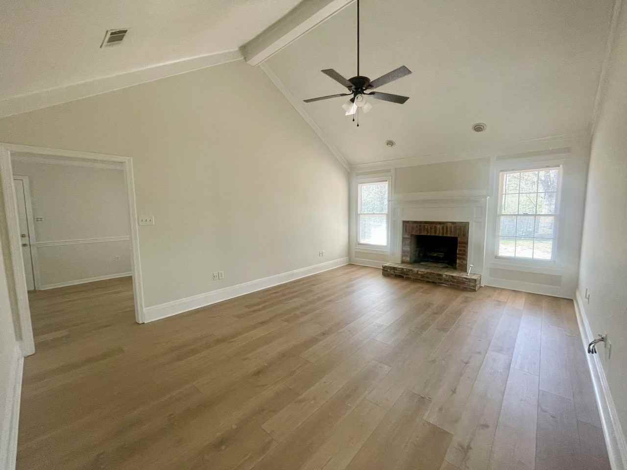 215 Waverly Pl - Photo 3 of 13