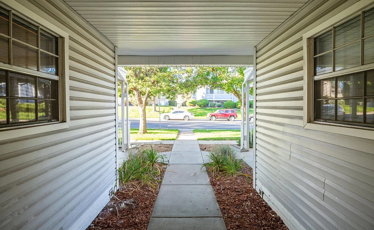 12513 E Pacific Cir #D - Photo 7 of 28