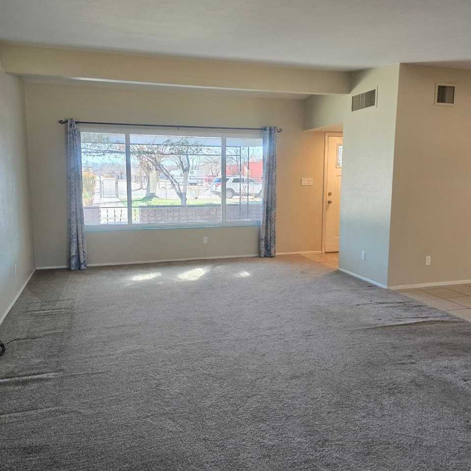 372 E Old Mill Rd - Photo 3 of 21