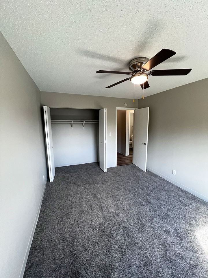 Now Leasing at Oaks of Lakeville | Comfort, Convenience & Community Await! - Photo 4 of 48