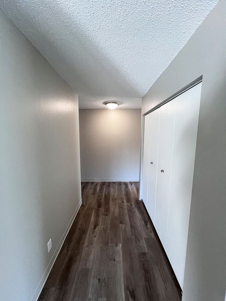 Now Leasing at Oaks of Lakeville | Comfort, Convenience & Community Await! - Photo 5 of 48