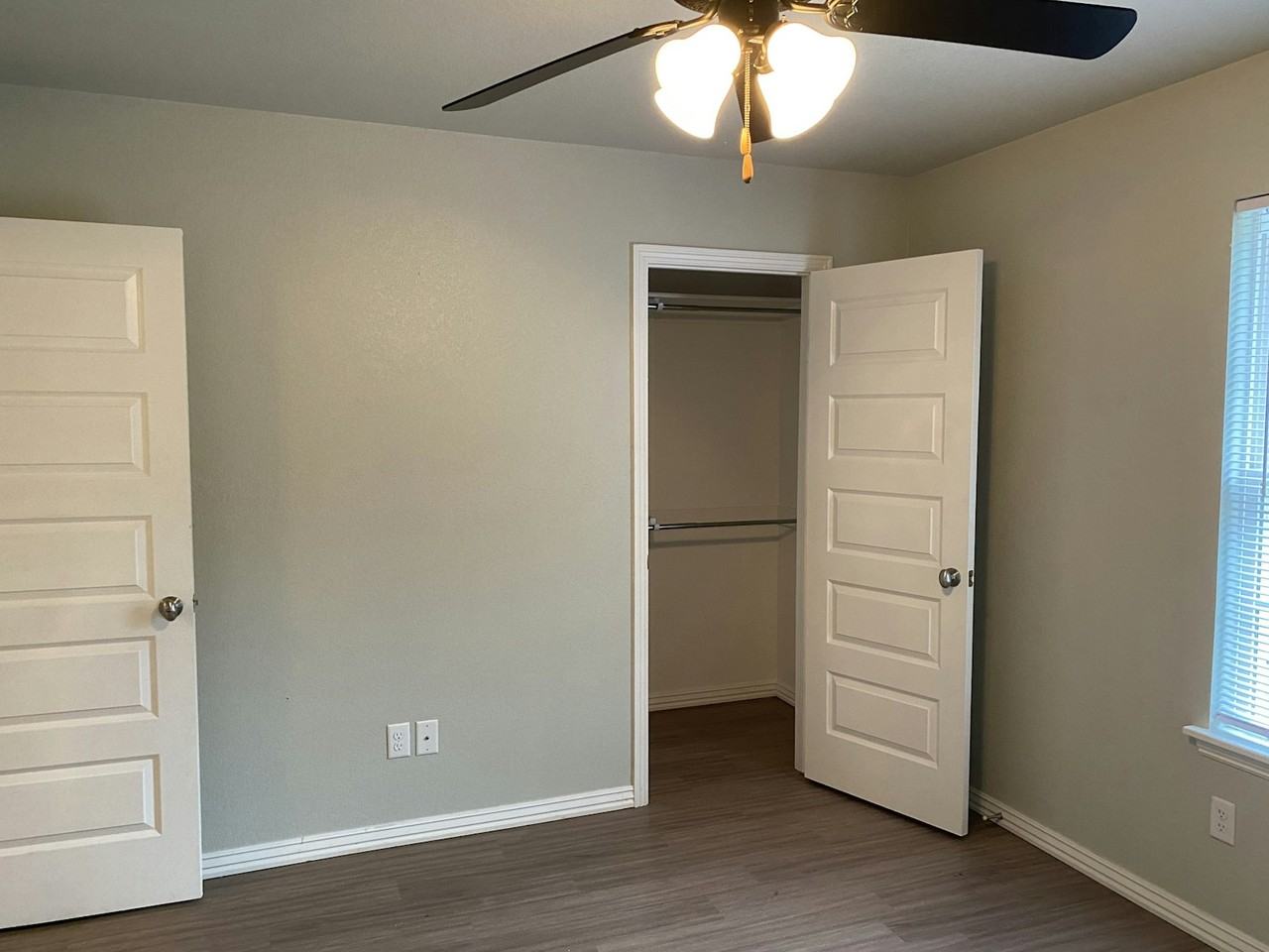 2906 South 14th Street, Unit 2918 B - Photo 3 of 7