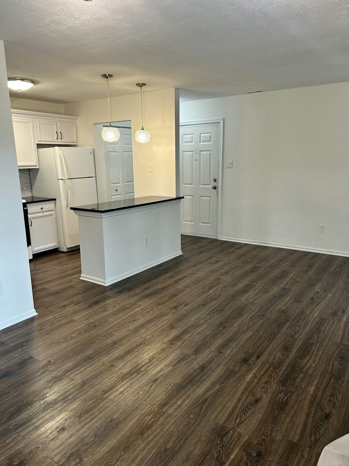 608 Diamond Dr - Photo 2 of 20