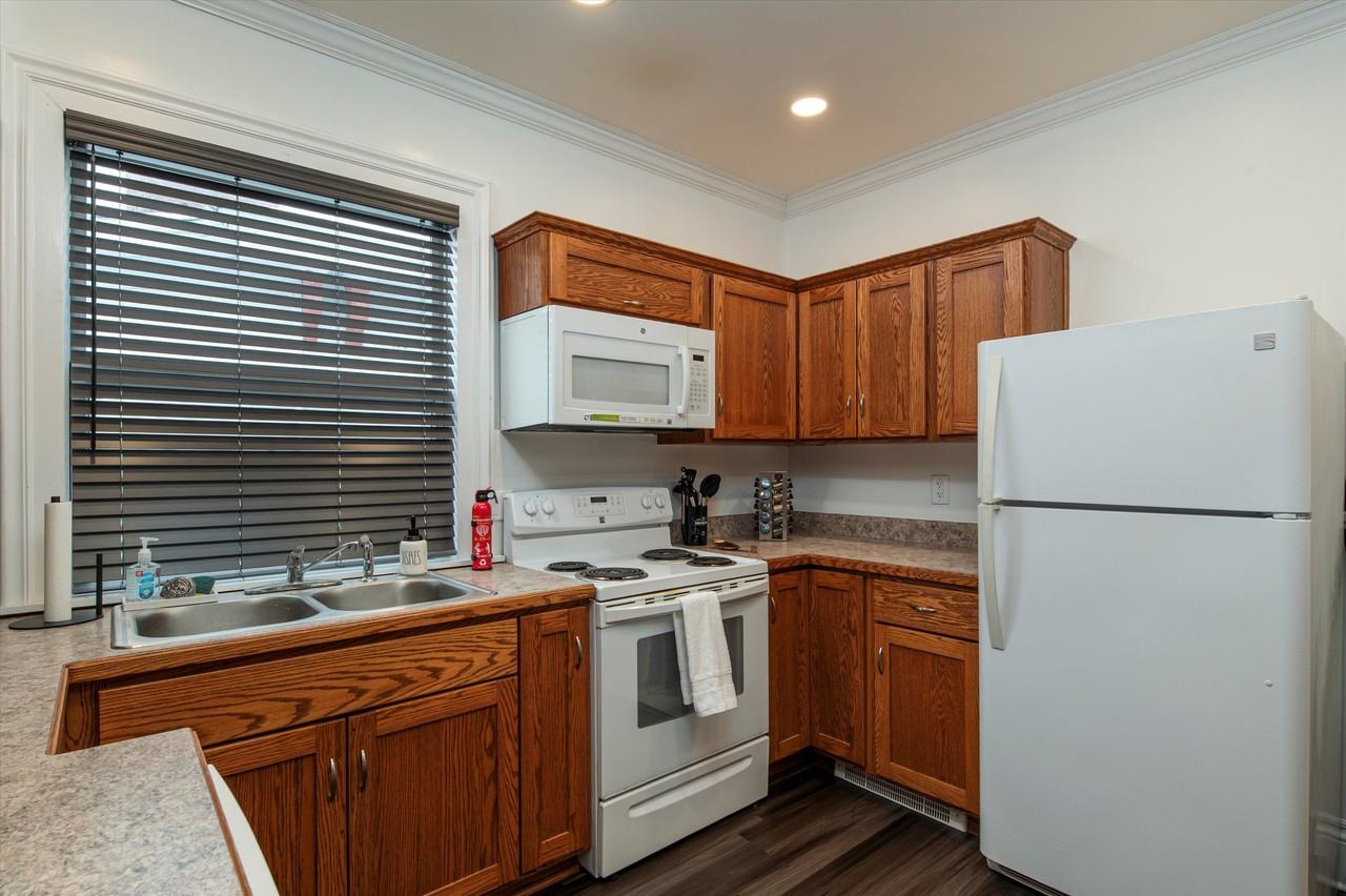 12 Academy St #B - Photo 7 of 20