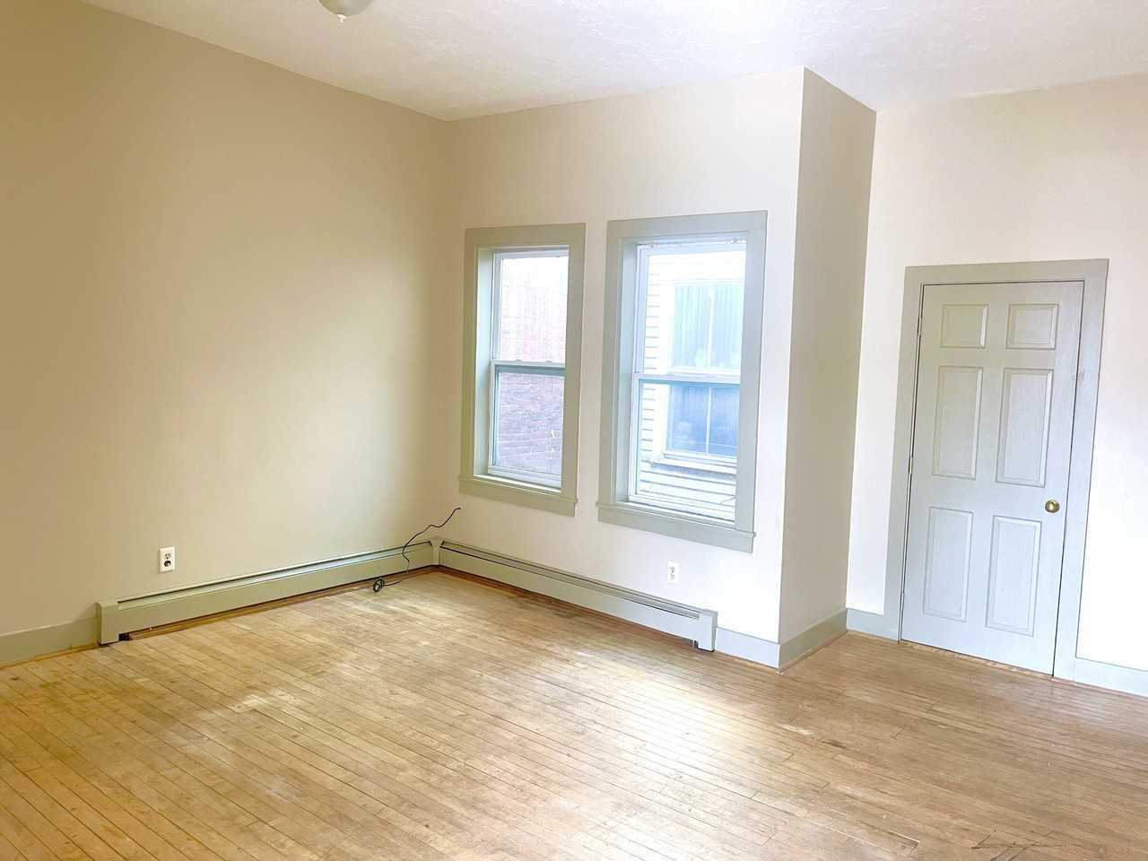 408 Central St #8 - Photo 3 of 18