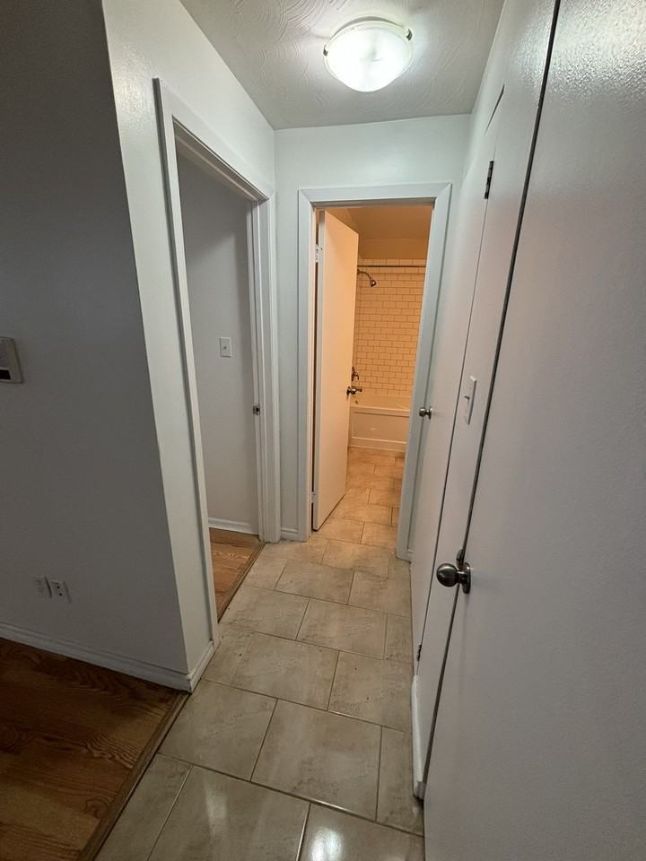 50 102-50 Queenston Drive #102 - Photo 2 of 11